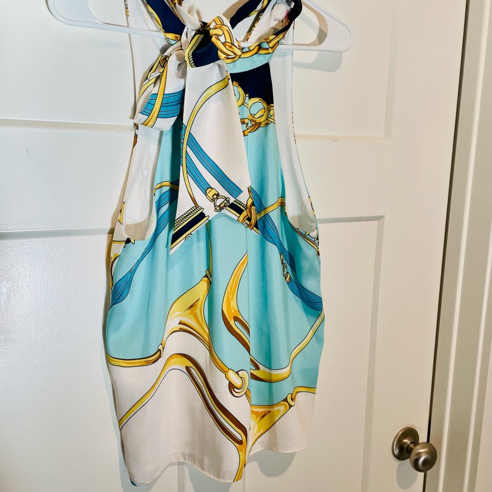 Sleeveless Top/Blouse
